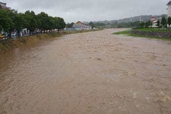 Poplave u Srbiji, vanredno stanje u sedam opština Poplave u Srbiji, vanredno stanje u sedam opština