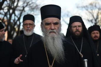 Amfilohije opet kune: Ko je protiv zastave hrišćanskih ideala prokleto mu bilo sve Amfilohije opet kune: Ko je protiv zastave hrišćanskih ideala prokleto mu bilo sve