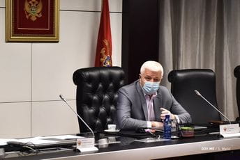 Marković: Vlada, privreda i banke moraju sarađivati na prevazilaženju posljedica pandemije koronavirusa Marković: Vlada, privreda i banke moraju sarađivati na prevazilaženju posljedica pandemije koronavirusa