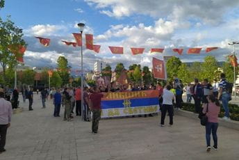 Još 15 doktora iz Nikšića podržalo SPC Još 15 doktora iz Nikšića podržalo SPC