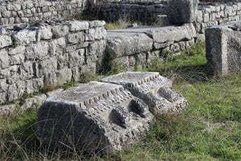 Oni koji su zabranjivali kult Svetog Vladimira, naknadno su se śetili da ga posvoje Duklja