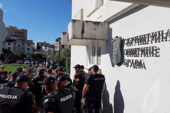 DPS Budva: Razriješeni budvanski funkcioneri nervozni zbog aktivnosti tužilaštva DPS Budva: Razriješeni budvanski funkcioneri nervozni zbog aktivnosti tužilaštva
