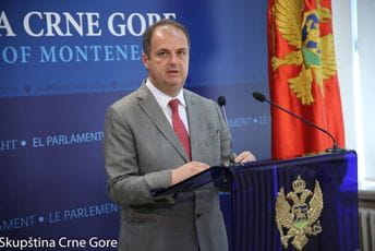 Nimanbegu: Nismo dobili odgovore kako će onemogućiti SPC da ne provocira na teritorijama gdje Albanci žive Nimanbegu: Nismo dobili odgovore kako će onemogućiti SPC da ne provocira na teritorijama gdje Albanci žive