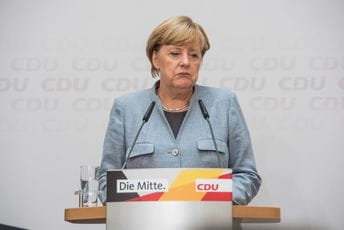 Merkel: Rješenje za probleme - diplomatija