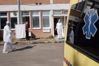 Nova: U Tutinu od koronavirusa umiru čitave porodice Nova: U Tutinu od koronavirusa umiru čitave porodice