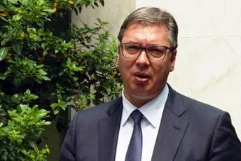 Vučiću stavljen na sto papir sa priznanjem Kosova? Vučiću stavljen na sto papir sa priznanjem Kosova?