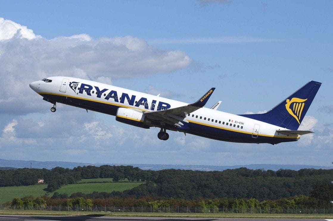 Ryanair pod istragom zbog naknada koje roditelji moraju da p