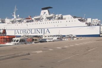 Prevoznik opet Jadrolinija: Linija Bar - Bari startovaće ovog mjeseca Prevoznik opet Jadrolinija: Linija Bar - Bari startovaće ovog mjeseca