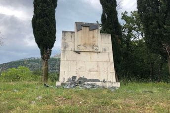 Kako smo pali bez ispaljenog metka, na staru foru novog početka Kako smo pali bez ispaljenog metka, na staru foru novog početka