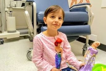 Roditelji, rođaci i prijatelji se oprostili od Selene Mandić na maloj ceremoniji proslave njenog života Roditelji, rođaci i prijatelji se oprostili od Selene Mandić na maloj ceremoniji proslave njenog života