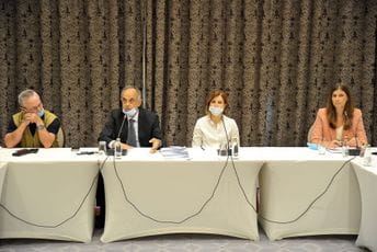 Penzioneri ljetuju po povoljnim uslovima u Crnoj Gori Penzioneri ljetuju po povoljnim uslovima u Crnoj Gori