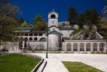 Zeković: Tenzije bi spustilo i da policija objavi ko sve boravi u Cetinjskom manastiru Zeković: Tenzije bi spustilo i da policija objavi ko sve boravi u Cetinjskom manastiru