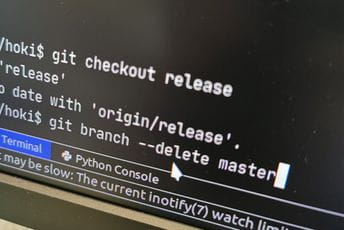 Tviter izbacuje riječi „gospodar", „rob" i „crna lista" iz programerskog govora Tviter izbacuje riječi „gospodar", „rob" i „crna lista" iz programerskog govora
