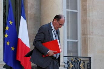 Pala vlada Francuske, Makron imenovao novog premijera Pala vlada Francuske, Makron imenovao novog premijera