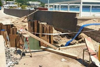 Zbog raskopane ulice fekalije otiču u more Radovi na kolektoru u Bijeloj