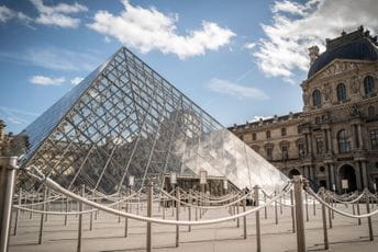 Muzej Luvr se otvara ali uz ograničenja Muzej Luvr se otvara ali uz ograničenja