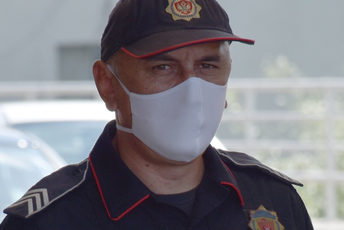 Policija intenzivirala kontrolu: U Herceg Novom dvije osobe nisu zatečene na prijavljenim adresama Policija intenzivirala kontrolu: U Herceg Novom dvije osobe nisu zatečene na prijavljenim adresama