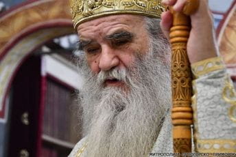 Lideri prosrpskih partija sramežljivo skriveni iza Amfilohijevih skuta Lideri prosrpskih partija sramežljivo skriveni iza Amfilohijevih skuta