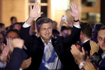 Ubjedljiva pobjeda HDZ-a, lider SDP-a nudi ostavku Ubjedljiva pobjeda HDZ-a, lider SDP-a nudi ostavku