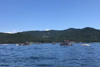 Sudar dva aviona, tijela izvlače iz vode Sudar dva aviona, tijela izvlače iz vode