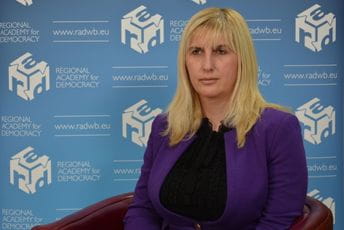 Jonica odgovorila Nimanbeguu: Uputili ste mi uvrede, zakon nije švedski sto