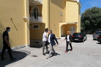 Novi sastanak opozicije tačno u podne Novi sastanak opozicije tačno u podne