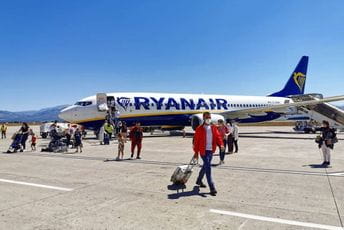 Rajanerom stiglo 128 putnika iz Londona Rajanerom stiglo 128 putnika iz Londona