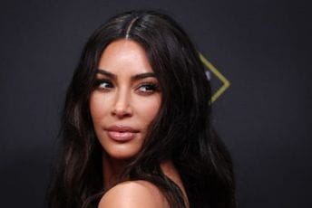 Nova transformacija Kim Kardašijan: Postala crvenokosa Nova transformacija Kim Kardašijan: Postala crvenokosa