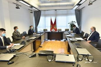 Pažnju usmjeriti na oporavak ekonomije, uz strogu kontrolu širenja virusa Pažnju usmjeriti na oporavak ekonomije, uz strogu kontrolu širenja virusa