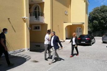 Priča o jednoj listi pala u dva dana Priča o jednoj listi pala u dva dana