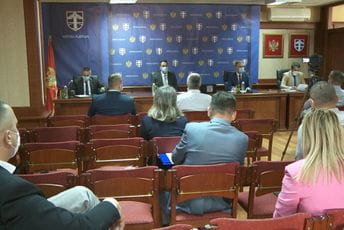 Hrapović u Pljevljima: Jedini recept za uspjeh je striktno poštovanje mjera Hrapović u Pljevljima: Jedini recept za uspjeh je striktno poštovanje mjera