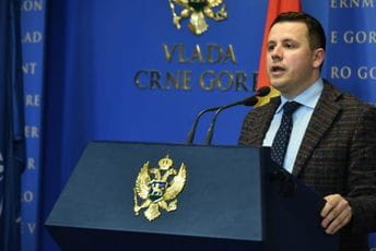 Uprava će štedjeti novac i vrijeme građana Uprava će štedjeti novac i vrijeme građana