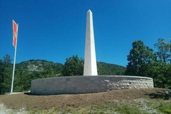 Rekonstruisan spomenik junacima sa Grahovca (VIDEO) Rekonstruisan spomenik junacima sa Grahovca (VIDEO)