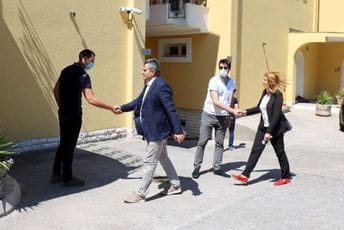 Više lica traži krivca Više lica traži krivca