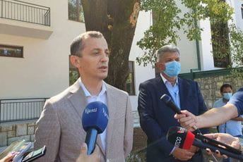 Bošković: Siguran sam da će izbori biti održani 30. avgusta Bošković: Siguran sam da će izbori biti održani 30. avgusta