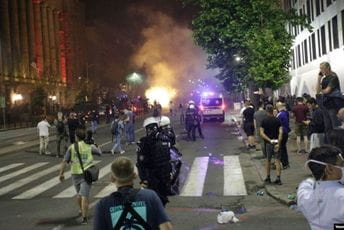 Pet osoba osuđeno zbog nereda u Beogradu, dvoje završilo u zatvoru Pet osoba osuđeno zbog nereda u Beogradu, dvoje završilo u zatvoru