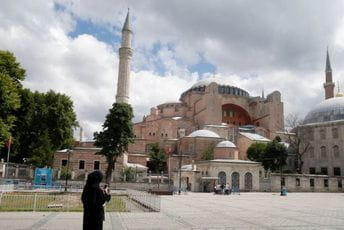 U Aja Sofiji klanja se džuma-namaz nakon 86 godina U Aja Sofiji klanja se džuma-namaz nakon 86 godina