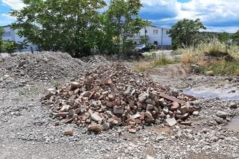 Mještani naselja Dahna obradovani najavom Glavnog grada o uređenju deponije Mještani naselja Dahna obradovani najavom Glavnog grada o uređenju deponije