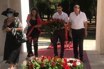 Delegacija SNP položila vijenac na Spomenik partizanu-borcu na Gorici Delegacija SNP položila vijenac na Spomenik partizanu-borcu na Gorici