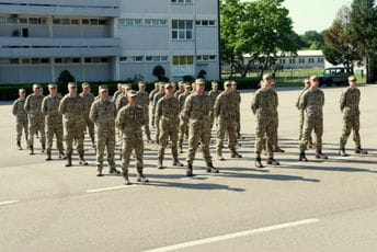 Jedinstvo vojske nećete poljuljati jeftinim manipulacijama Jedinstvo vojske nećete poljuljati jeftinim manipulacijama