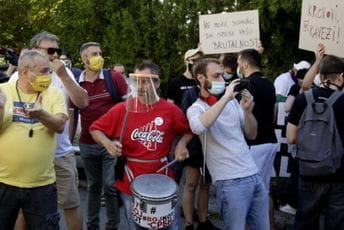 Protesti u Srbiji: Skup ispred Centralnog zatvora u Beogradu Protesti u Srbiji: Skup ispred Centralnog zatvora u Beogradu