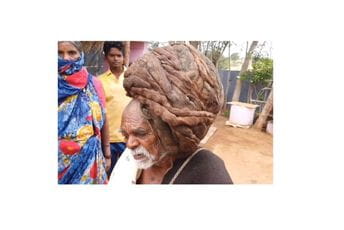 Nije se šišao 94 godine da ne izgubi status božanstva (VIDEO) Nije se šišao 94 godine da ne izgubi status božanstva (VIDEO)