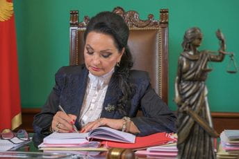 Vesna Medenica tražila da glasa, ali nije upisana u birački spisak Vesna Medenica tražila da glasa, ali nije upisana u birački spisak