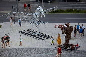 Treba se igrati i završiti ono što se počne Dinoboti na Trgu Argentina u Podgorici