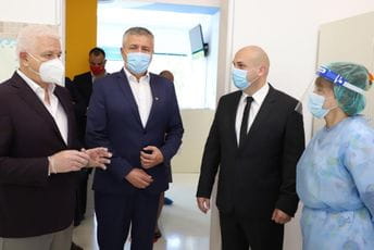 Otvoren rekonstruisani prostor Službe izabranih doktora za odrasle u kotorskom Domu zdravlja Otvoren rekonstruisani prostor Službe izabranih doktora za odrasle u kotorskom Domu zdravlja