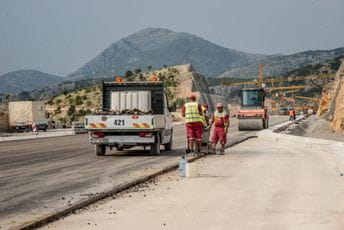 Za završetak prve dionice auto-puta iz kapitalnog budžeta 83 miliona eura Za završetak prve dionice auto-puta iz kapitalnog budžeta 83 miliona eura