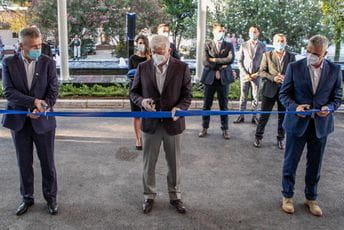 Marković otvorio hotel Blue Kotor Bay: Još jedna kvalitetna ponuda za elitni turizam Marković otvorio hotel Blue Kotor Bay: Još jedna kvalitetna ponuda za elitni turizam