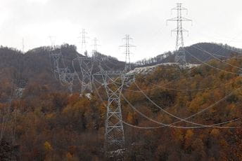 Oltar sveti i svijetlo oružje Oltar sveti i svijetlo oružje