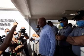 Carević: Očekivali smo otpor, ali nije ga bilo, Radović: Građani taoci nove vlasti Carević: Očekivali smo otpor, ali nije ga bilo, Radović: Građani taoci nove vlasti