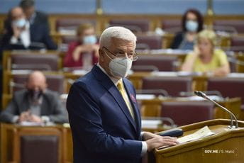 Marković o trećem paketu mjera: Za turizam još 200 miliona eura pomoći Marković o trećem paketu mjera: Za turizam još 200 miliona eura pomoći